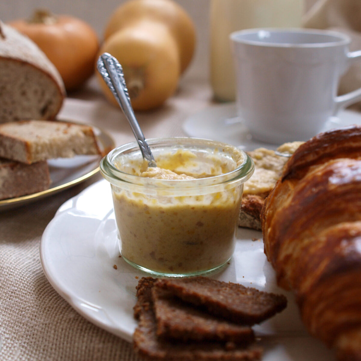 Süsser Frühstücksaufstrich aus Kürbis- und Apfelschalen – Meh als Rezäpt